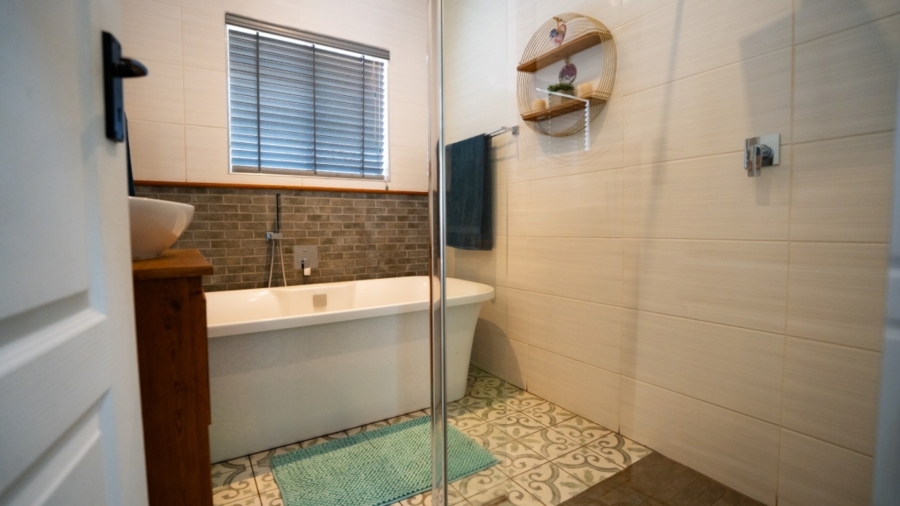 4 Bedroom Property for Sale in Wilkoppies North West